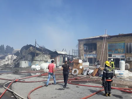 Bakıda “Taxta bazarı” yanıb - VİDEO - YENİLƏNİB