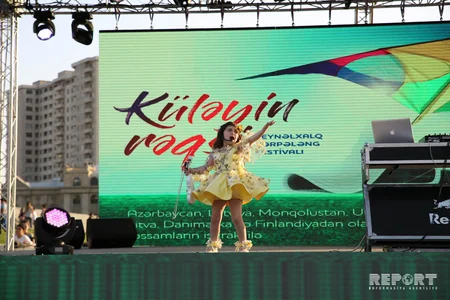 Heydər Əliyev Mərkəzində klassik avtomobillərin yürüşü və möhtəşəm əyləncə tədbirləri keçirilib - FOTOREPORTAJ