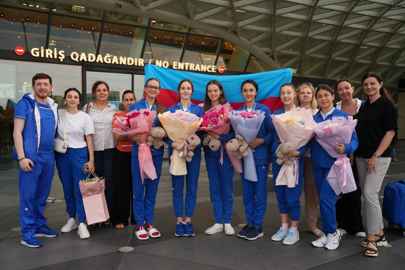 Universiadada 3 medal qazanmış Azərbaycan bədii gimnastları Vətənə dönüblər