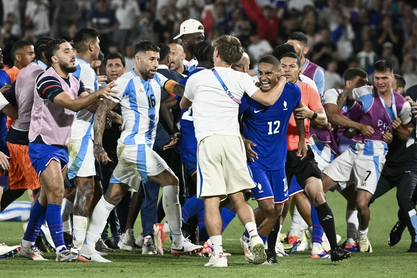 Paris-2024: Fransa və Argentina futbolçuları arasında dava düşüb