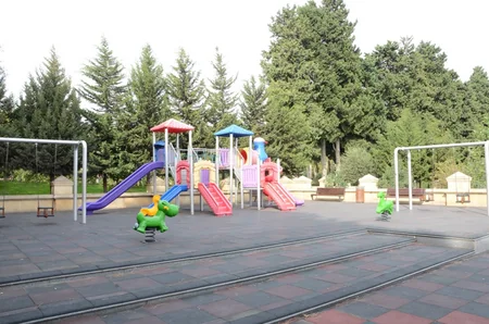 Biləcəri qəsəbəsindəki park əsaslı təmir olunub