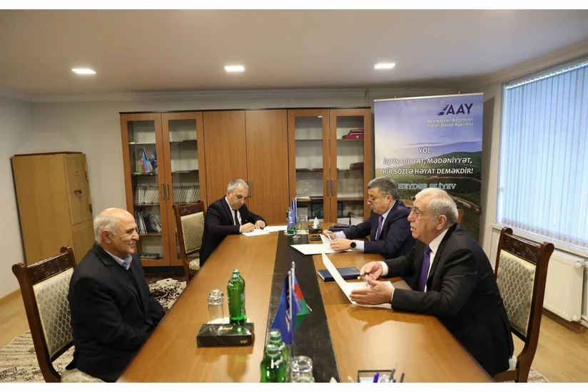 Saleh Məmmədov Qəbələ və Oğuz sakinlərini qəbul edib