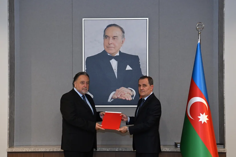Глава МИД Азербайджана принял верительные грамоты посла Чешской Республики