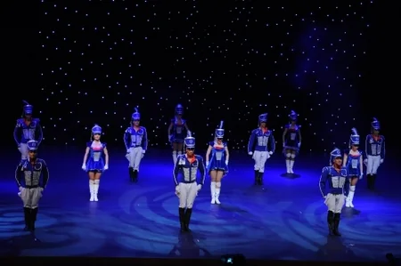 Rusiyanın Todes rəqs kollektivi Diqqət adlı şou balet konsertini təqdim edib