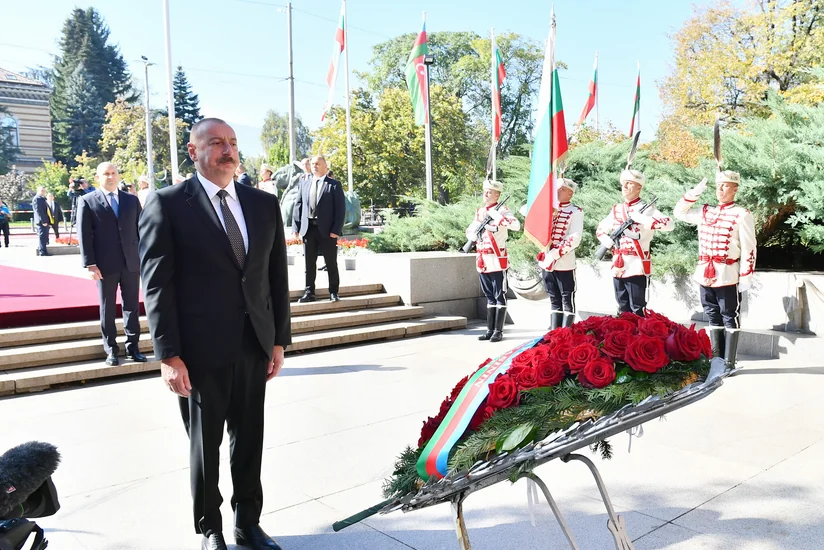 President Ilham Aliyev visits tomb of Unknown Soldier in Sofia