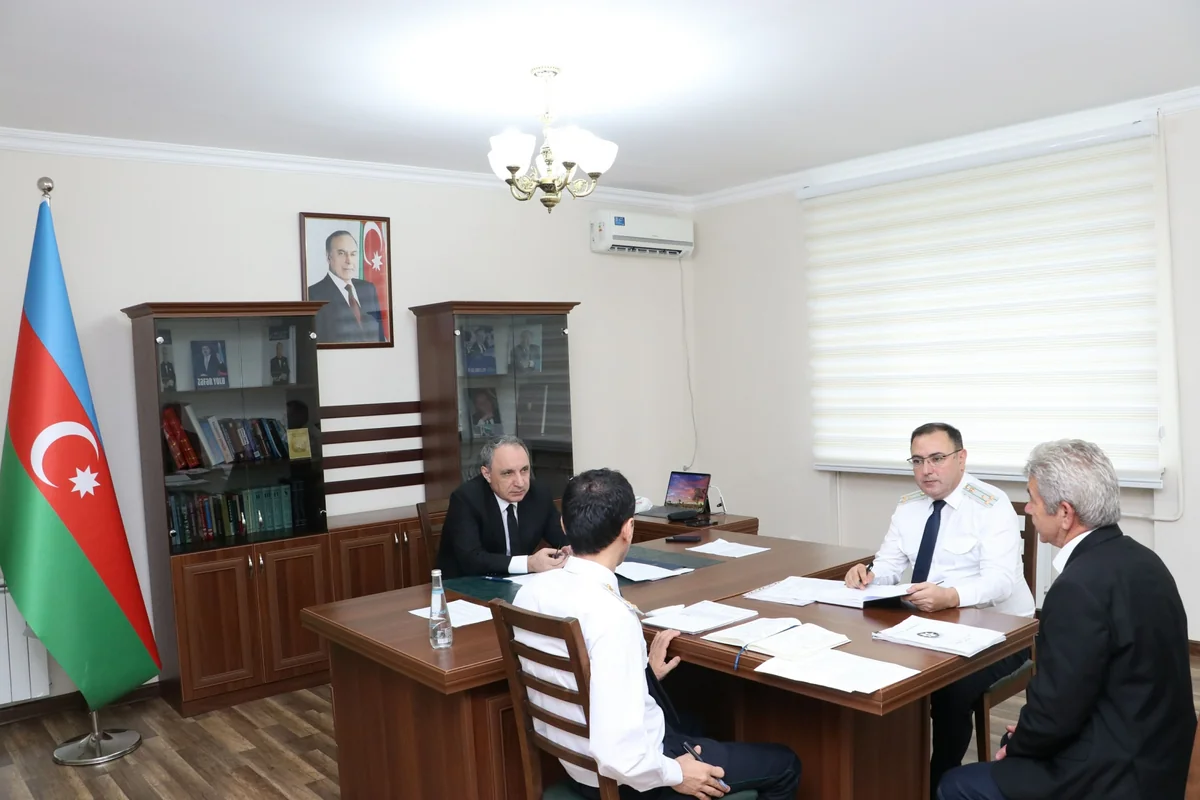 Baş prokuror Qaxda vətəndaşları qəbul edib