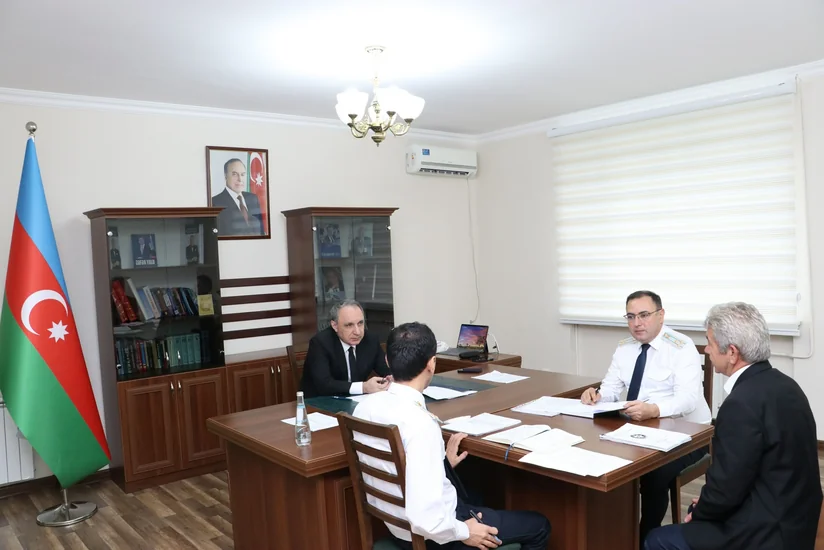 Baş prokuror Qaxda vətəndaşları qəbul edib