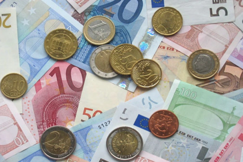 Əhalinin avroya marağı azalır