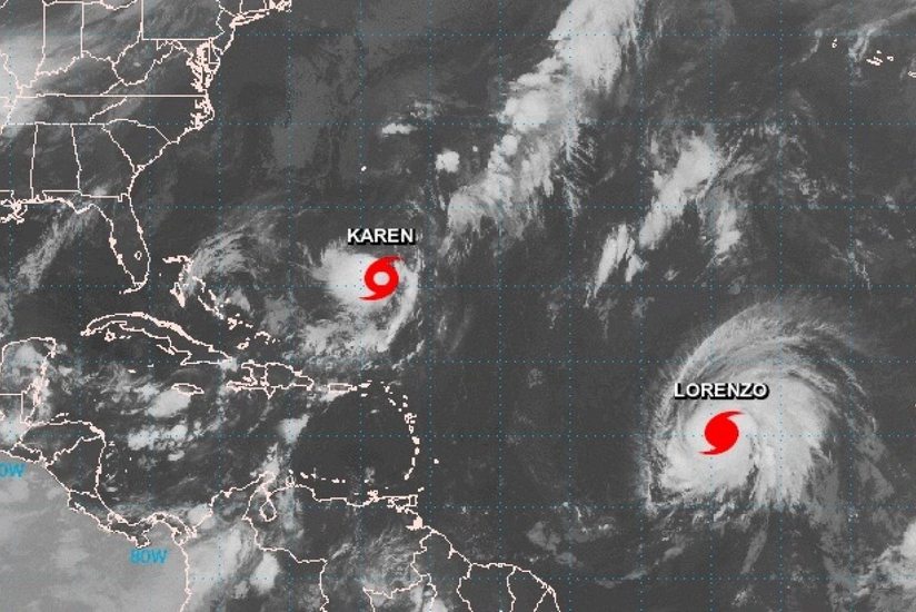 Ураган снес часть стены Трампа