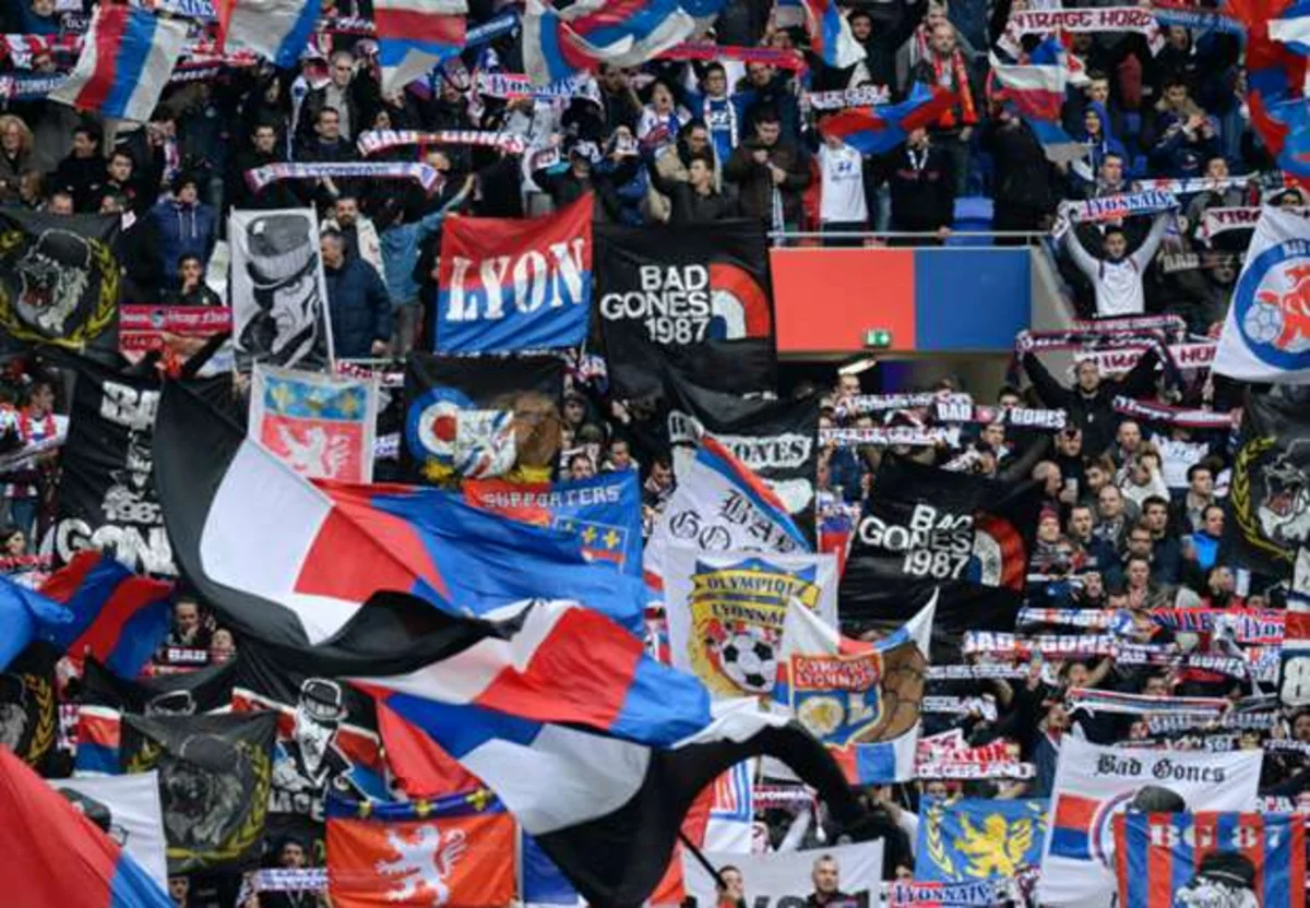 Fransada oyun zamanı azarkeş ölüb