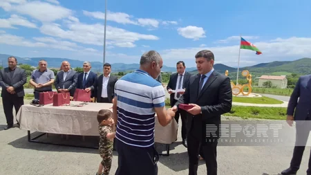 Очередным группам переселенцев в Ходжалы и село Баллыджа вручены ключи от квартир