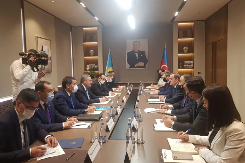 Началась встреча глав МИД Азербайджана и Казахстана