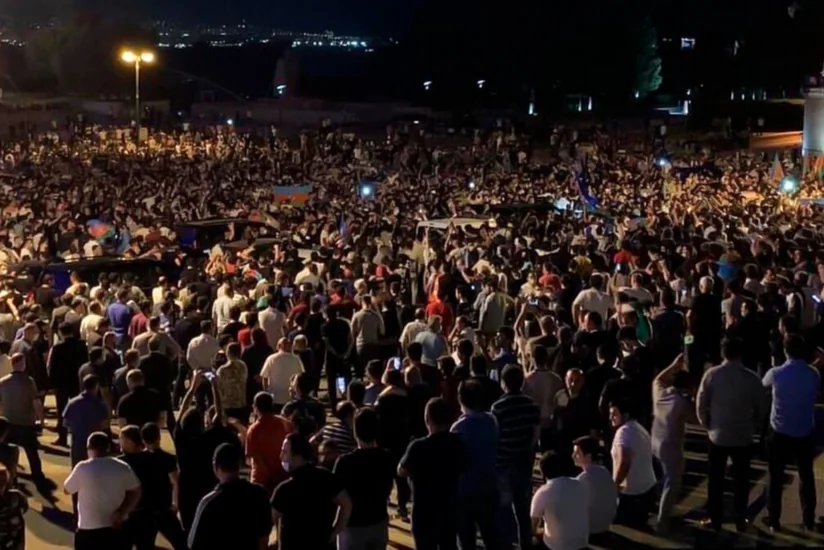 Prokuror Orduya dəstək aksiyasında təqsirləndirilən şəxslərə şərti cəza verilməsini xahiş edib