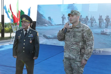 Hərbi Dəniz Qüvvələrində Zəfər Gününə həsr olunan təntənəli mərasim keçirilib