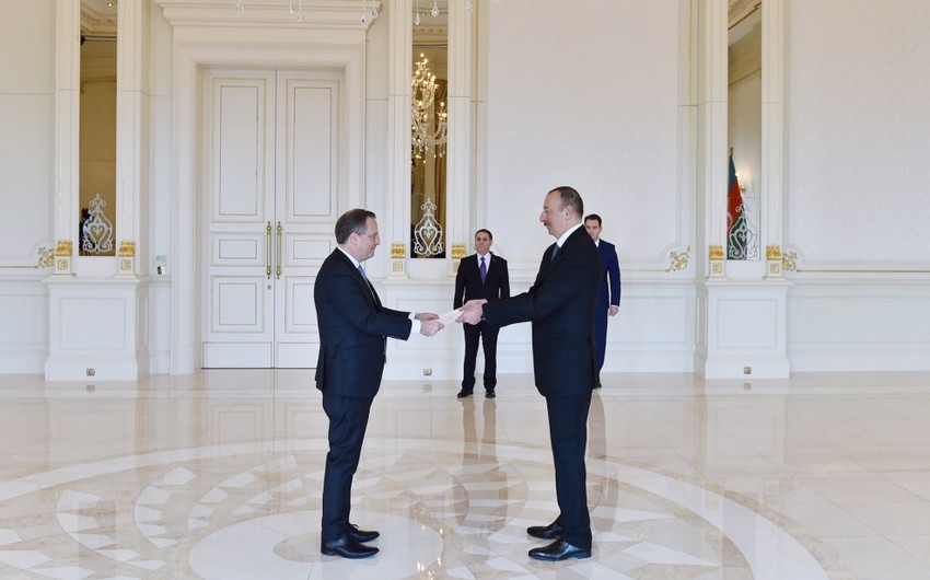 President Ilham Aliyev receives credentials of incoming two ambassadors