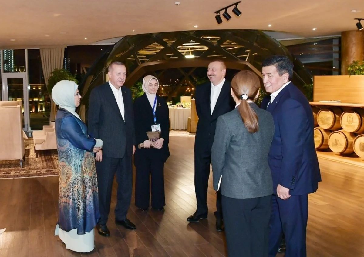 President Ilham Aliyev has joint dinner with heads of state and government who attend 7th Summit of Turkic Council