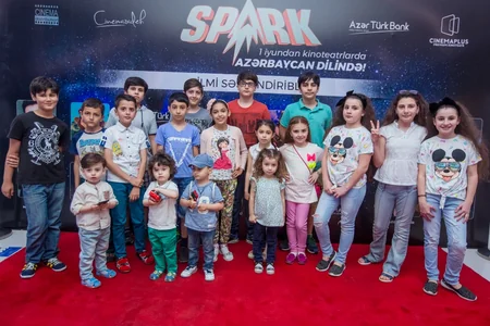 В кинотеатре CinemaPlus Ganjlik Mall прошла презентация Спарка - ВИДЕО