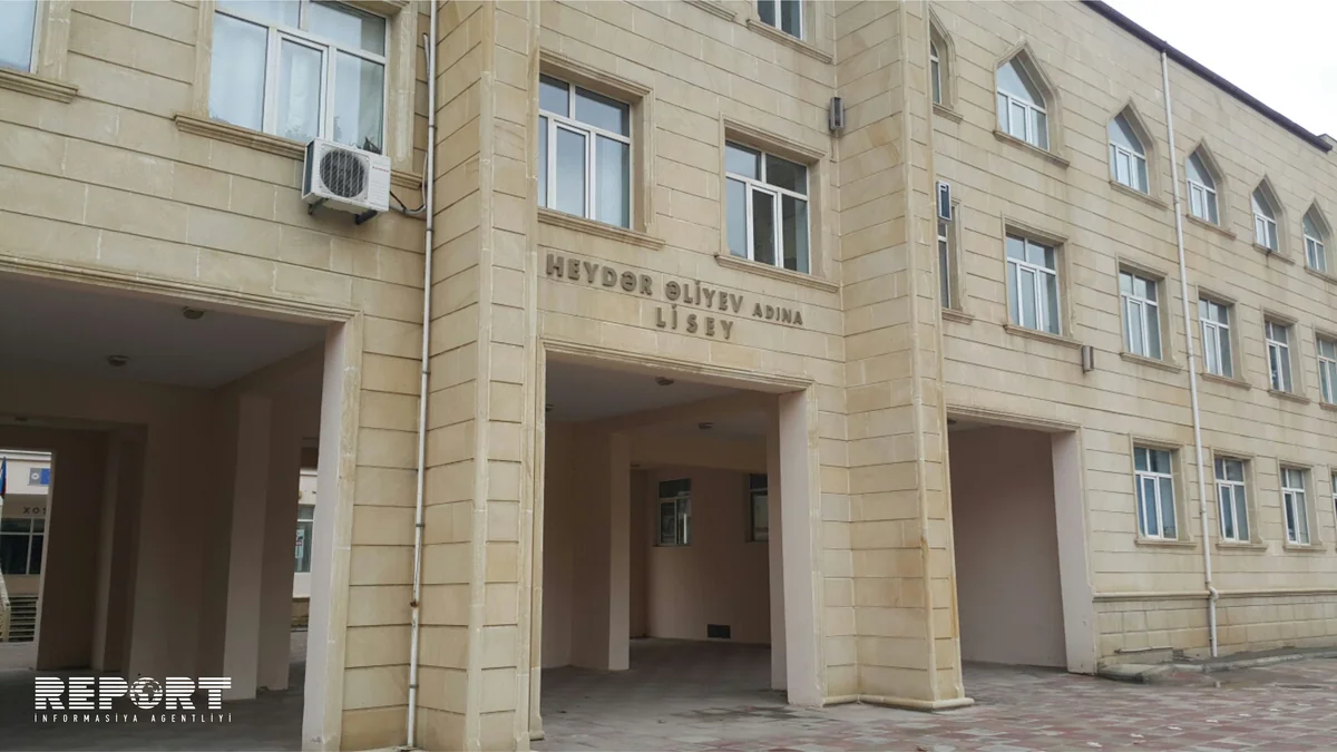 36 saylı Xətai dördüncü seçki dairəsinin 4 saylı seçki məntəqəsində səsvermə davam edir