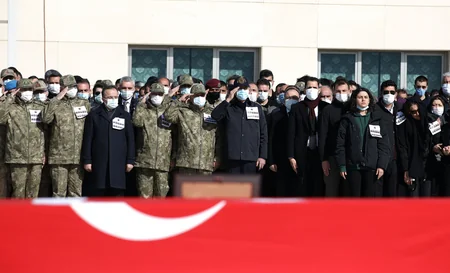 Türkiyədə 11 şəhid hərbçinin cənazəsi doğulduqları rayonlara yola salınıb