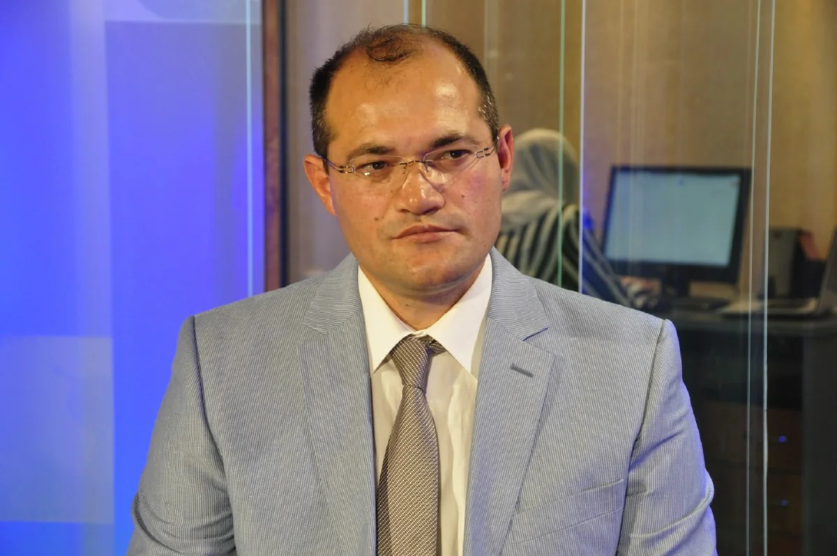 Razi Nurullayev: “Əli Kərimli qadın müşavirini kasetlə şantaj edirdi”