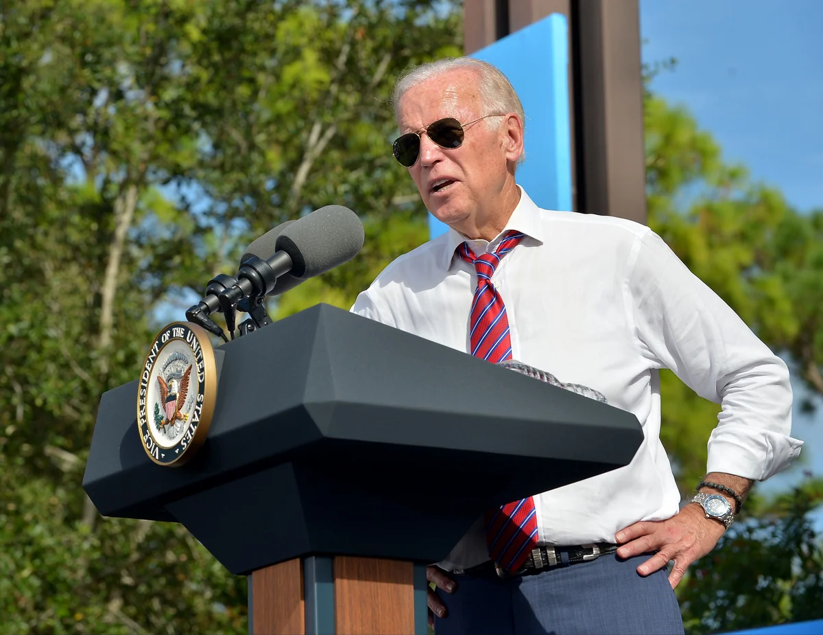 Biden commemorates US coronavirus victims
