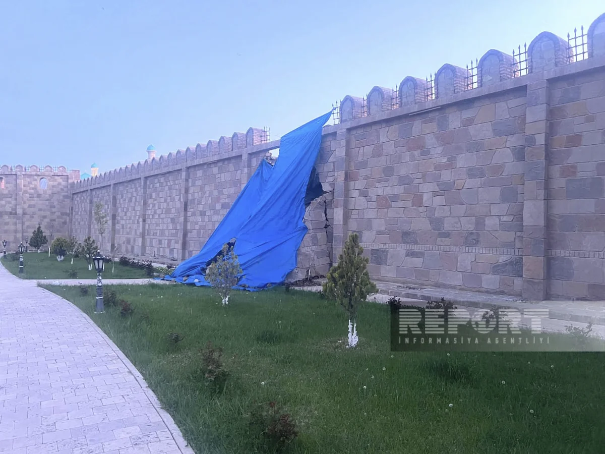 Yağış suları “Naxçıvanqala”nın ön divarını uçurub