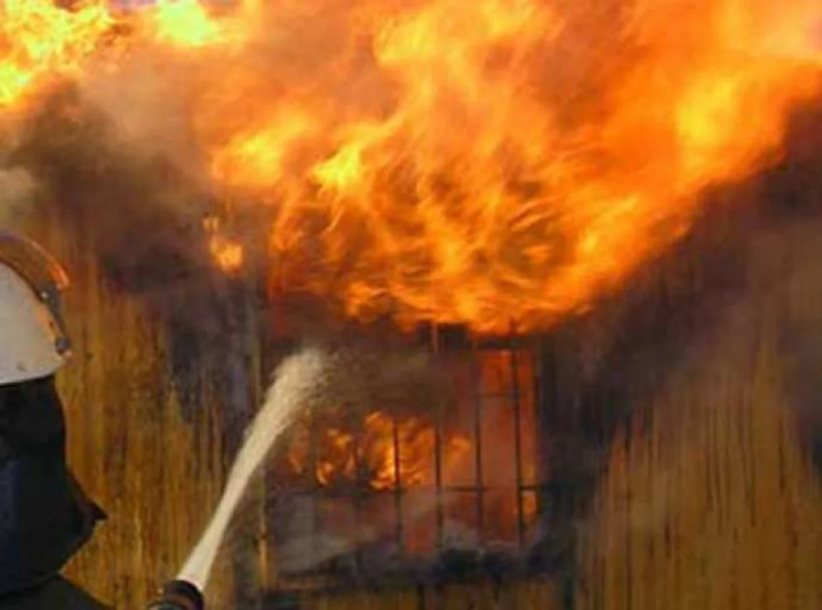 Bakıda üçotaqlı ev yanıb