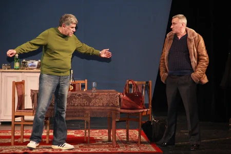 “Sönməyən ulduzlar” teatrı yeni tamaşanın premyerasını nümayiş etdirib