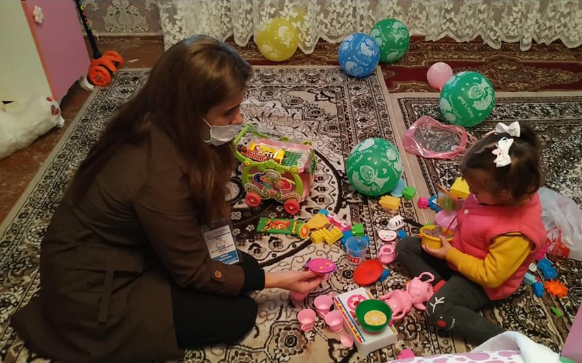 Dövlət Komitəsinin əməkdaşları azyaşlı Xədicəni ziyarət ediblər