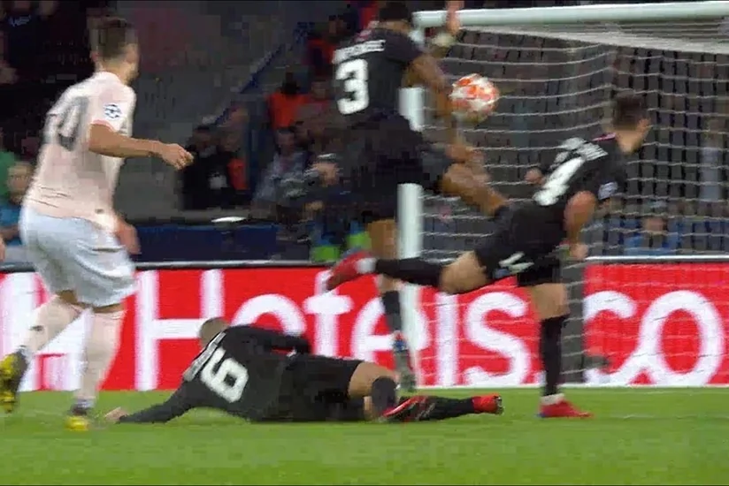 UEFA Çempionlar Liqasındakı mübahisəli epizodlara dair izahat verib