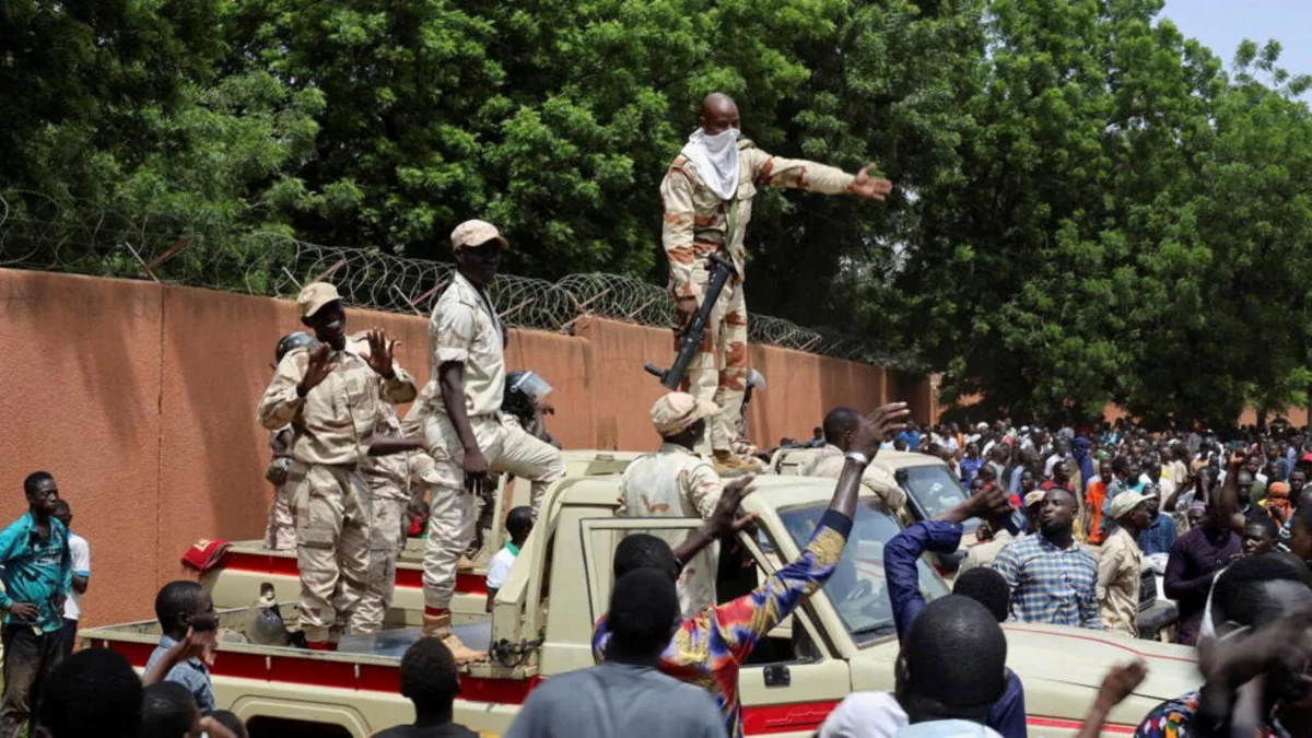Nigerdəki xunta iki ölkənin ordusuna müharibə olacağı təqdirdə yardım etməyə icazə verib