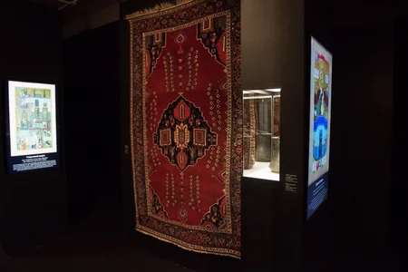 Moskvada Heydər Əliyev Fondunun daha bir layihəsi  Yeddi gözəl sərgisi açılıb - FOTO