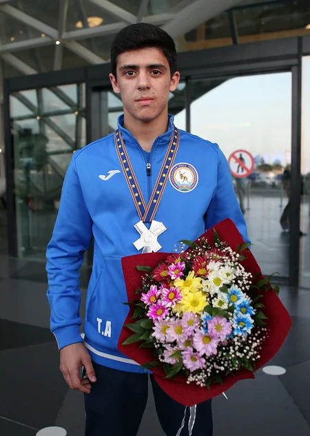 Avropa çempionatında 5 medal qazanan Azərbaycan cüdoçuları Bakıya qayıdıblar