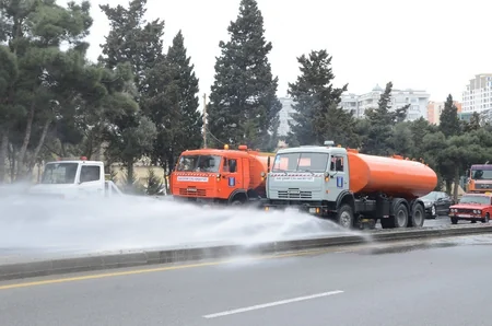 Bakının 150-dən artıq küçəsi xüsusi kimyəvi maddələrlə yuyulur - VİDEO - YENİLƏNİB
