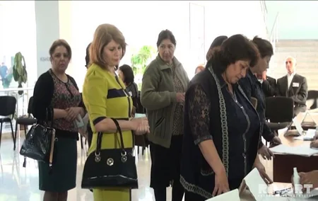 106 saylı DSK-nın 106 yaşlı seçicisi səs verib - FOTO
