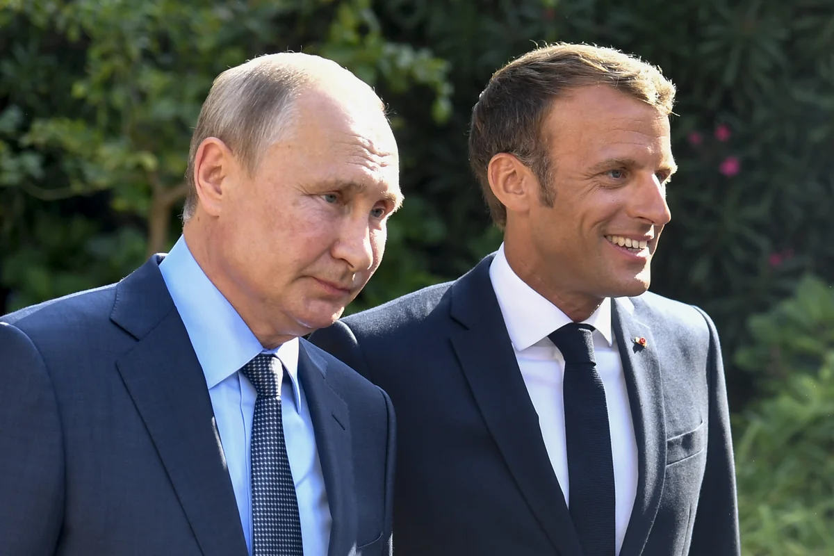 Putinlə Makron Ukraynanı müzakirə ediblər