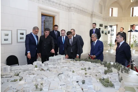 İraq Kürdüstan Regionunun başçısı İçərişəhərlə tanış olub