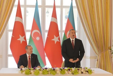 Azərbaycan prezidenti Rəcəb Tayyib Ərdoğana “Heydər Əliyev” ordeni təqdim edib