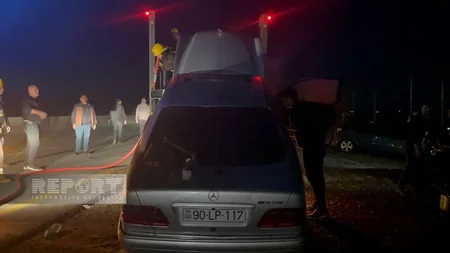 Kürdəmirdə avtomobil anidən yanıb