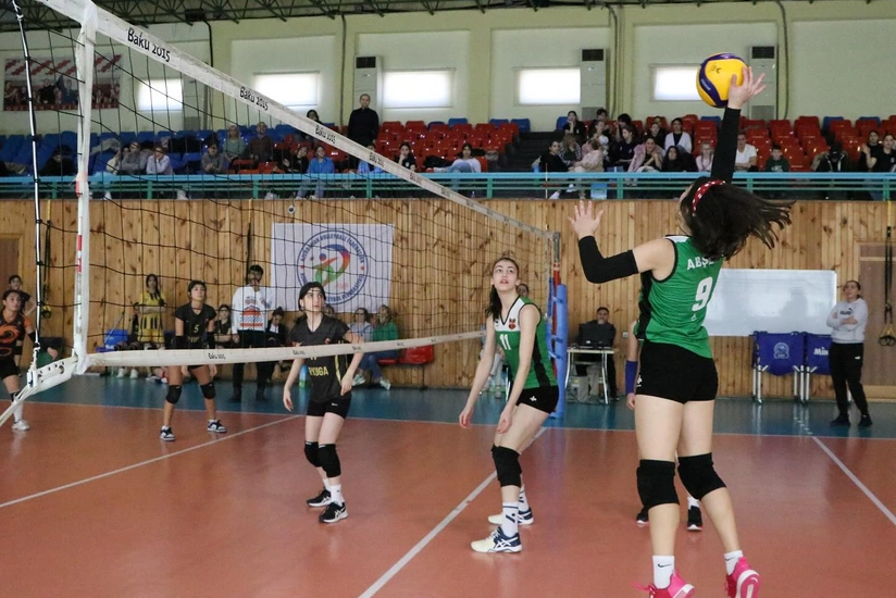 “Azərreyl-2” və “Abşeron” Azərbaycan birinciliyində qələbə qazanıblar