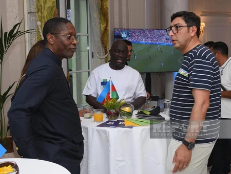 Parisdəki “Azərbaycan Olimpiya Evi”ndə idmançılarla görüş keçirilib