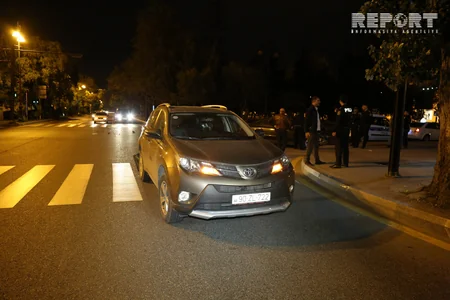 Bakıda yol qəzasına baxan sürücü özü qəza törədib, 1 nəfər yaralanıb - FOTO - VİDEO - YENİLƏNİB