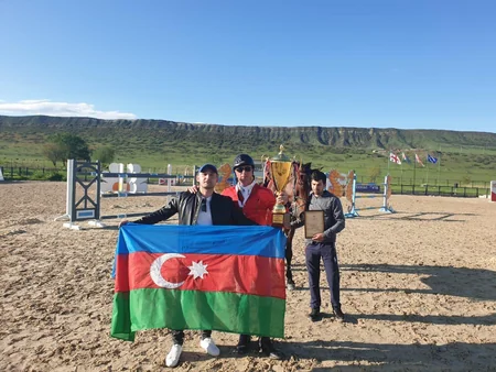 Наездник азербайджанского клуба стал победителем соревнований в Грузии - ВИДЕО