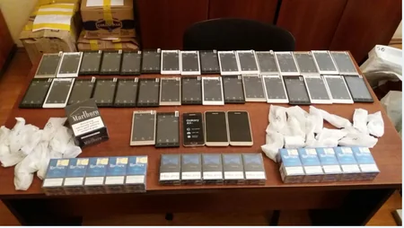 Gömrükçülər Gürcüstandan gələn Azərbaycan vətəndaşlarının avtomobilindən 56 min ədəd siqaret və 37 mobil telefon aşkar edib