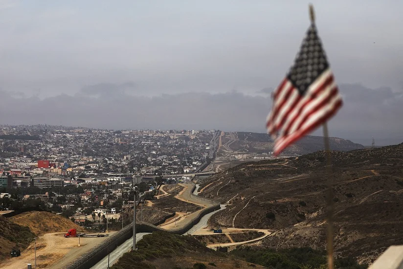 Məhkəmə Trampa Meksika ilə sərhəddə divar tikməyi qadağan edib