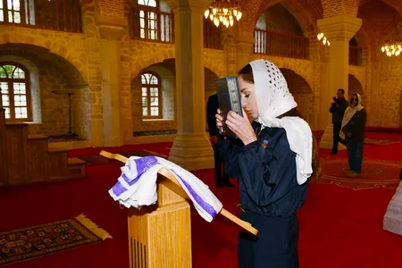 Şuşada Yuxarı Gövhər Ağa məscidi əsaslı yenidənqurma və bərpadan sonra açılıb