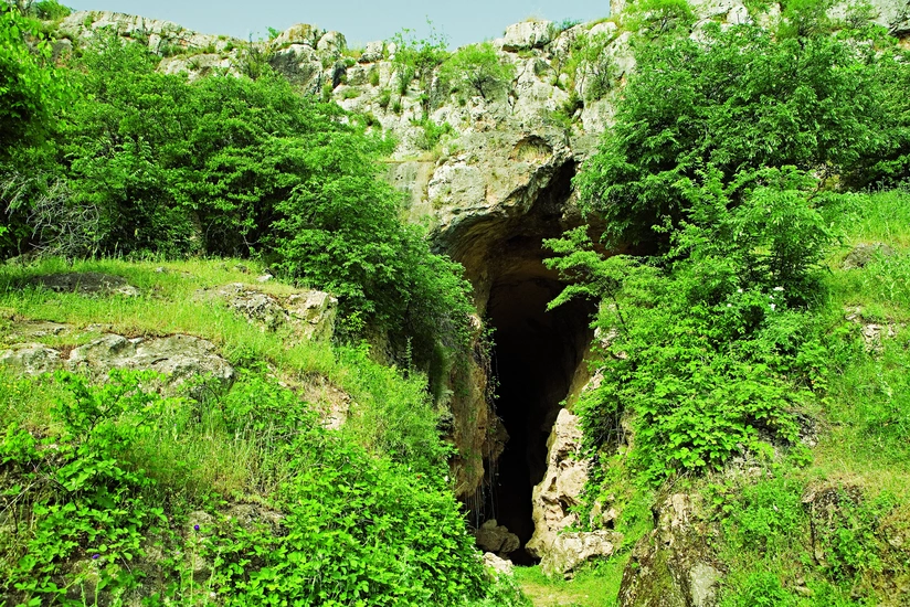 Ermənilər Azıx mağarasında qanunsuz arxeoloji qazıntı işləri aparıblar