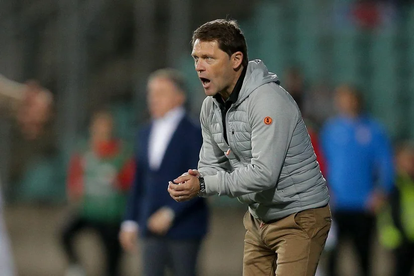 Lük Holts: Azərbaycan millisi 2 topdan artıq buraxmır