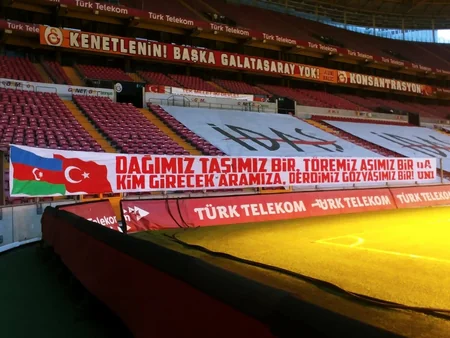 Qalatasarayın stadionunda Azərbaycana dəstək şüarları yerləşdirildi