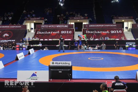 Azərbaycanın daha iki güləşçisi Avropa çempionatında qızıl medal qazanıb - FOTO